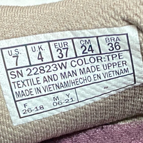 Skechers Gratis Strolling Womens Taupe Lightweight Slip On Sneakers Shoes SZ 7 - Picture 11 of 11